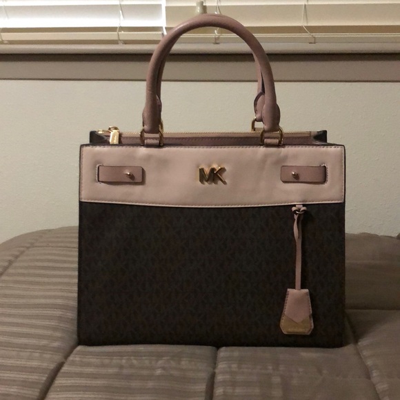 Michael Kors purse - Picture 1 of 4